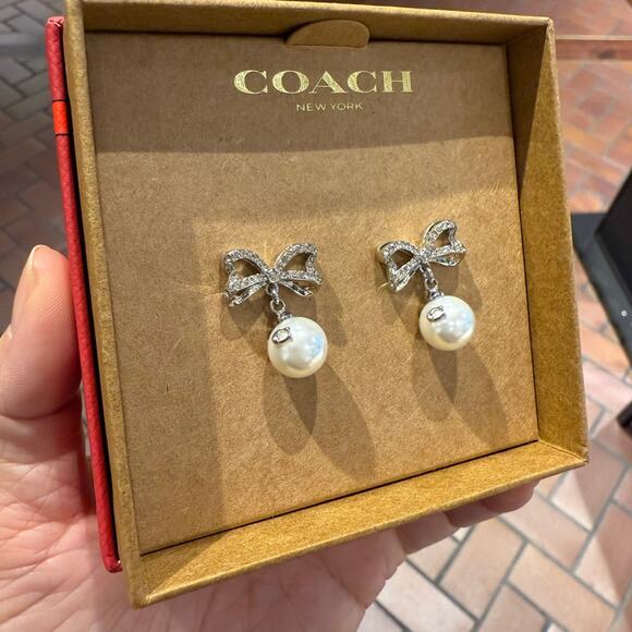 Coach Bow Pearl Drop Earrings CY106 Holiday Gift Silver/Pearl - Picture 2 of 4